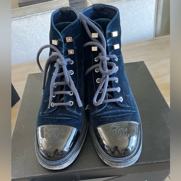 Chanel lace up combat boots - Picture 3 of 8